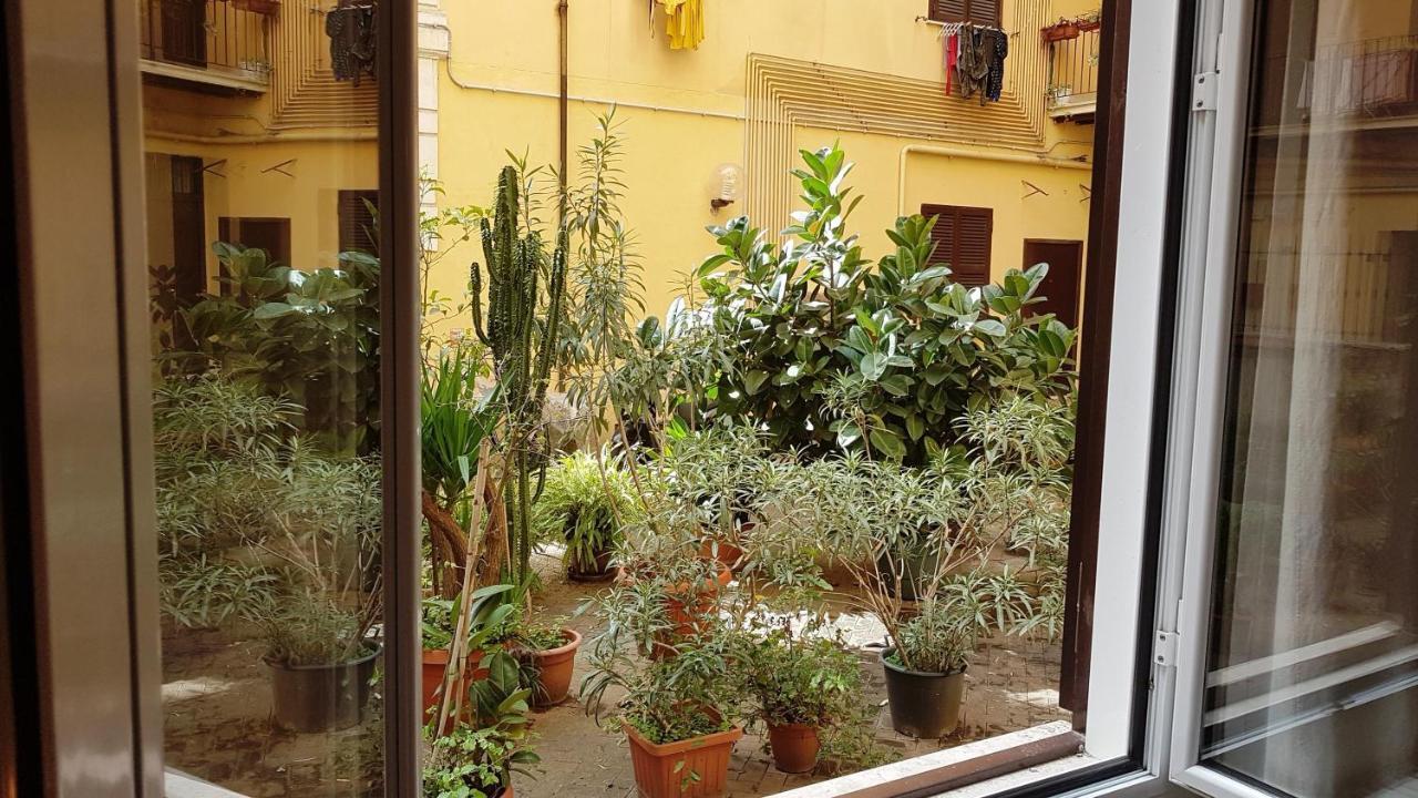 Lovely Apartment In Testaccio, ローマ エクステリア 写真